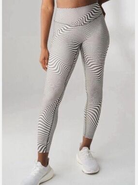 Vitality X Cosmopolitan The Storm Leggings Size S